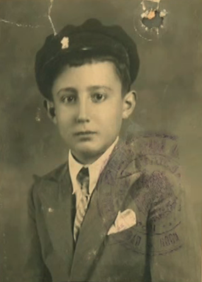 Mirko, jeune garçon dans sa Yougoslavie natale